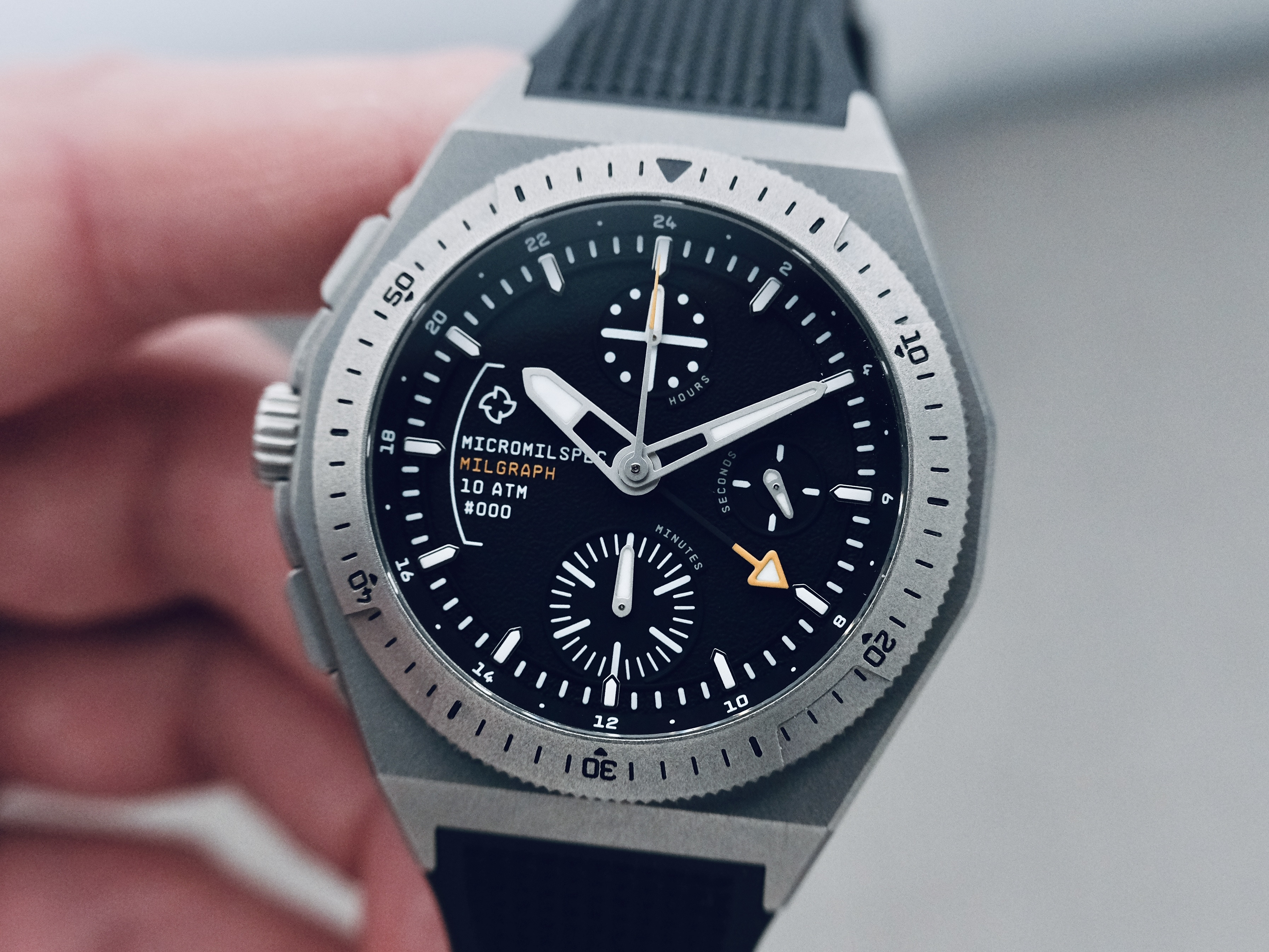 milimili Micromilspec Milgraph Review | Mainspring Watch Magazine